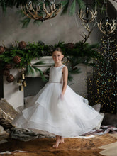 Load image into Gallery viewer, Cora